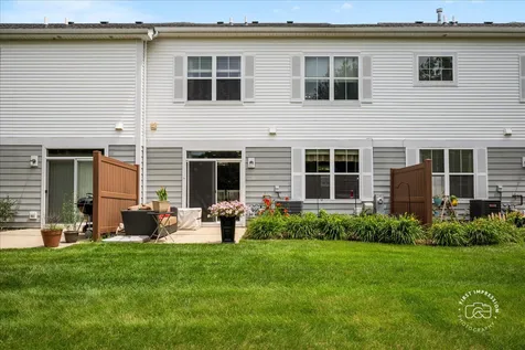 422 Acushnet Street Elgin IL 60124