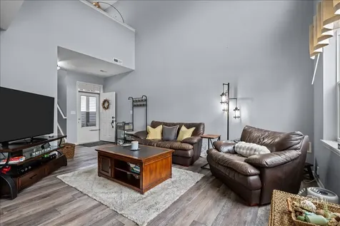 422 Acushnet Street Elgin IL 60124