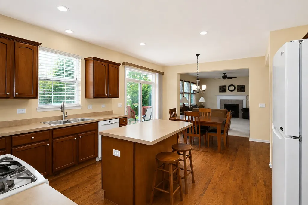 11293 Nicollet Lane Huntley IL 60142