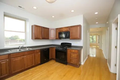 2537 North Kildare Avenue Chicago IL 60639