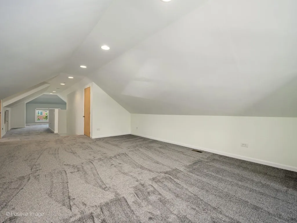 6014 North Navarre Avenue Chicago IL 60631