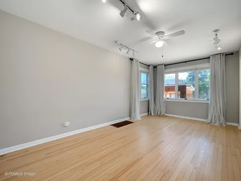 6014 North Navarre Avenue Chicago IL 60631