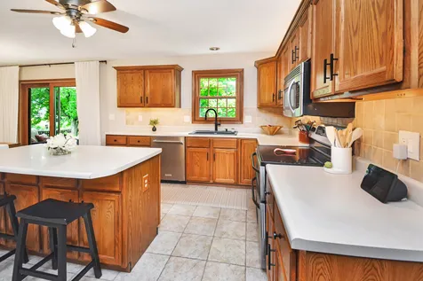 2411 Clarkson Lane Bloomington IL 61704