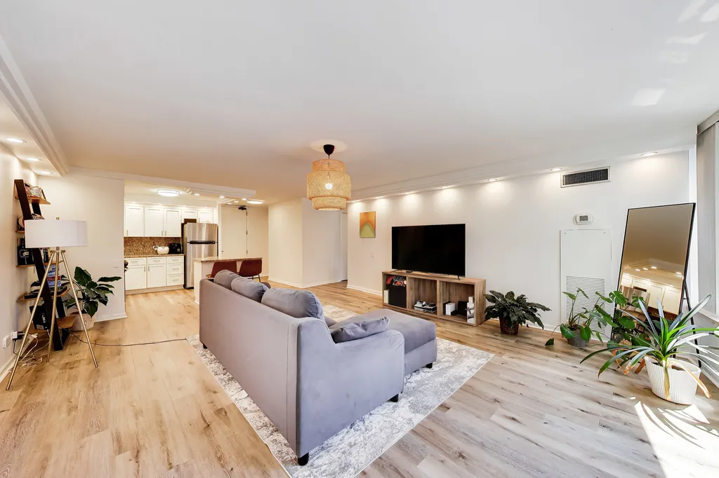 110 East Delaware Place Chicago IL 60611