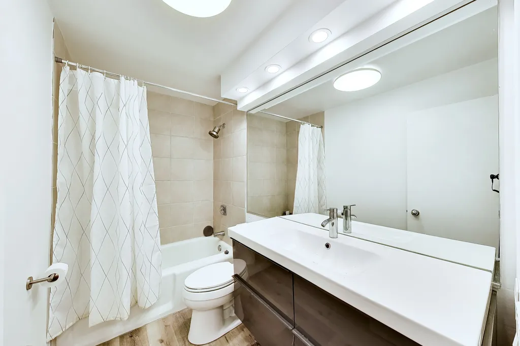 110 East Delaware Place Chicago IL 60611