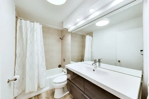 110 East Delaware Place Chicago IL 60611
