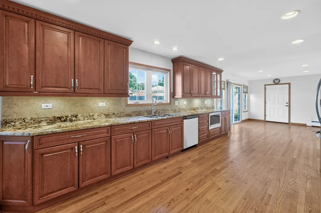 1142 South Cornell Avenue Villa Park IL 60181