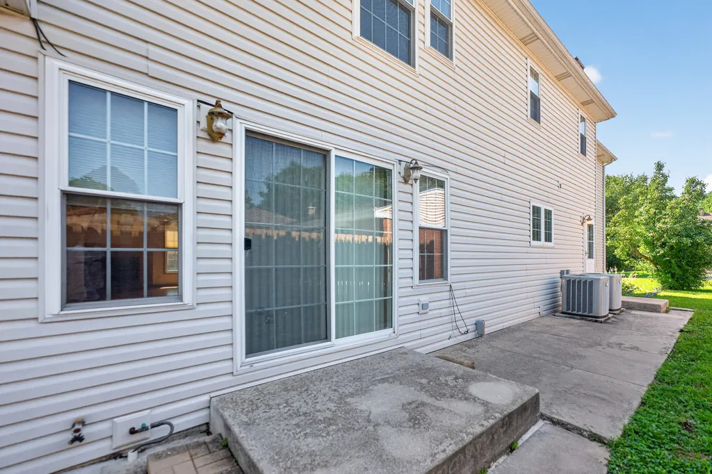 1142 South Cornell Avenue Villa Park IL 60181
