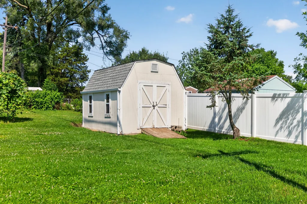 1142 South Cornell Avenue Villa Park IL 60181