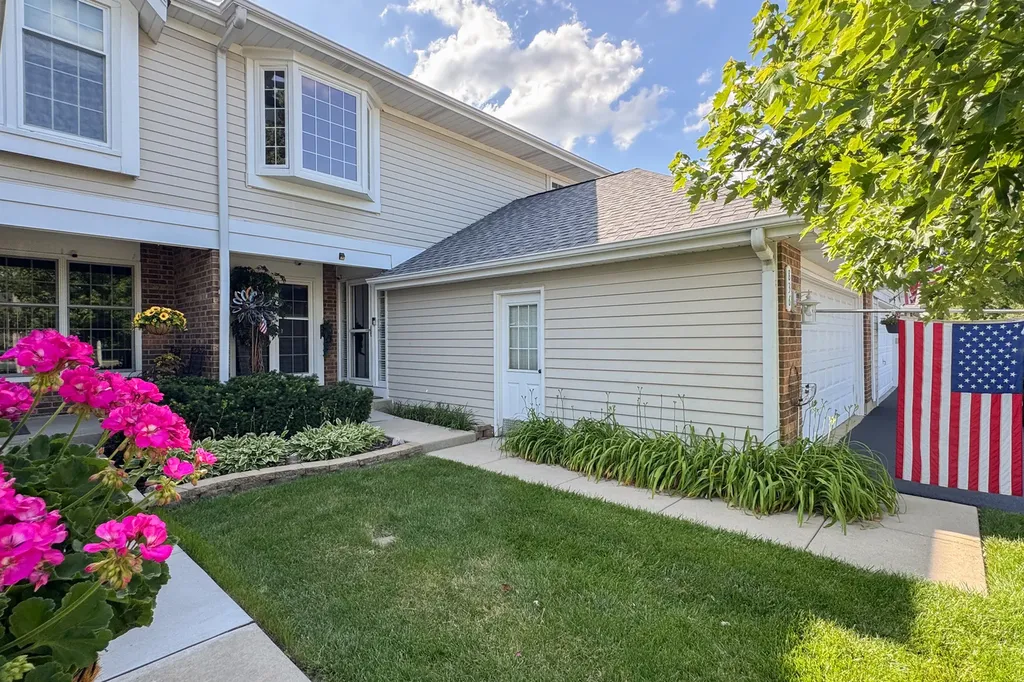 836 Golf Course Road Crystal Lake IL 60014
