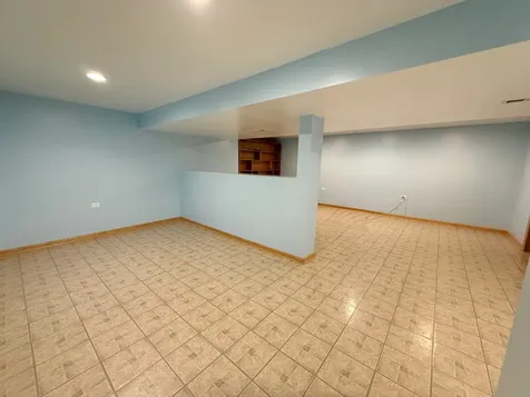 611 Charolotte Lane Oswego IL 60543