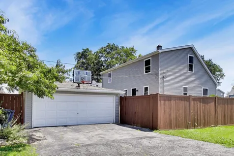 232 East Village Drive Northlake IL 60164