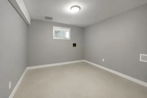 437 West 44th Place Chicago IL 60609