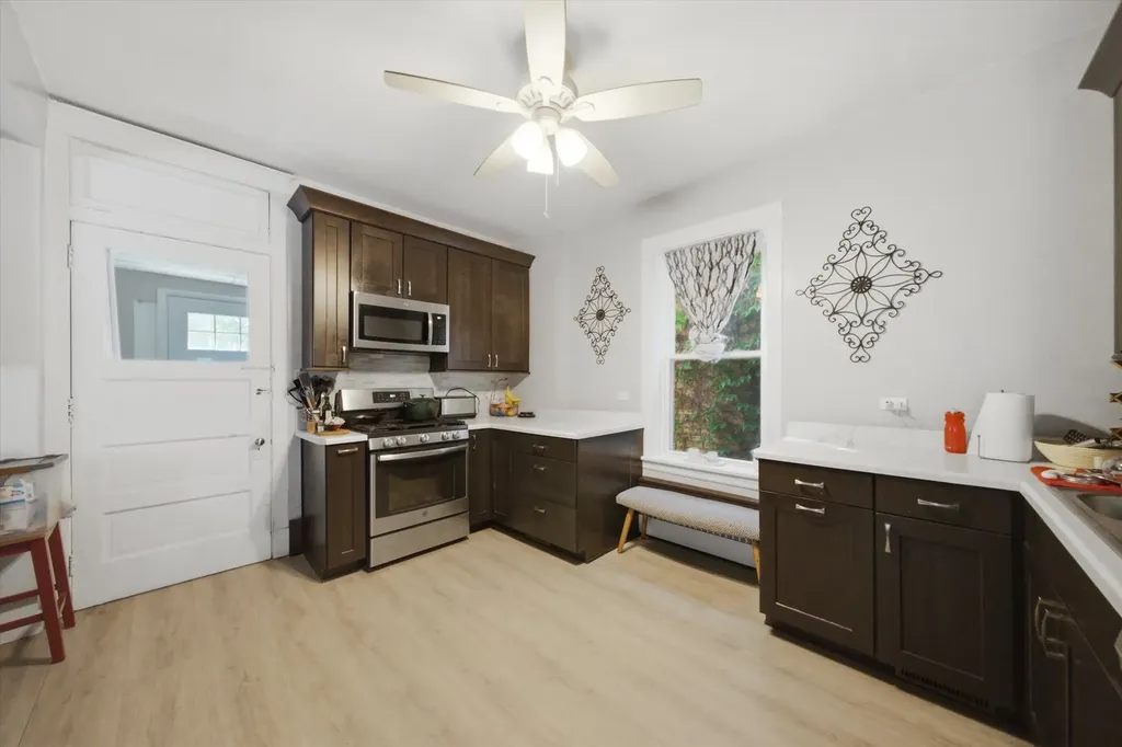 5051 North Lincoln Avenue Chicago IL 60625