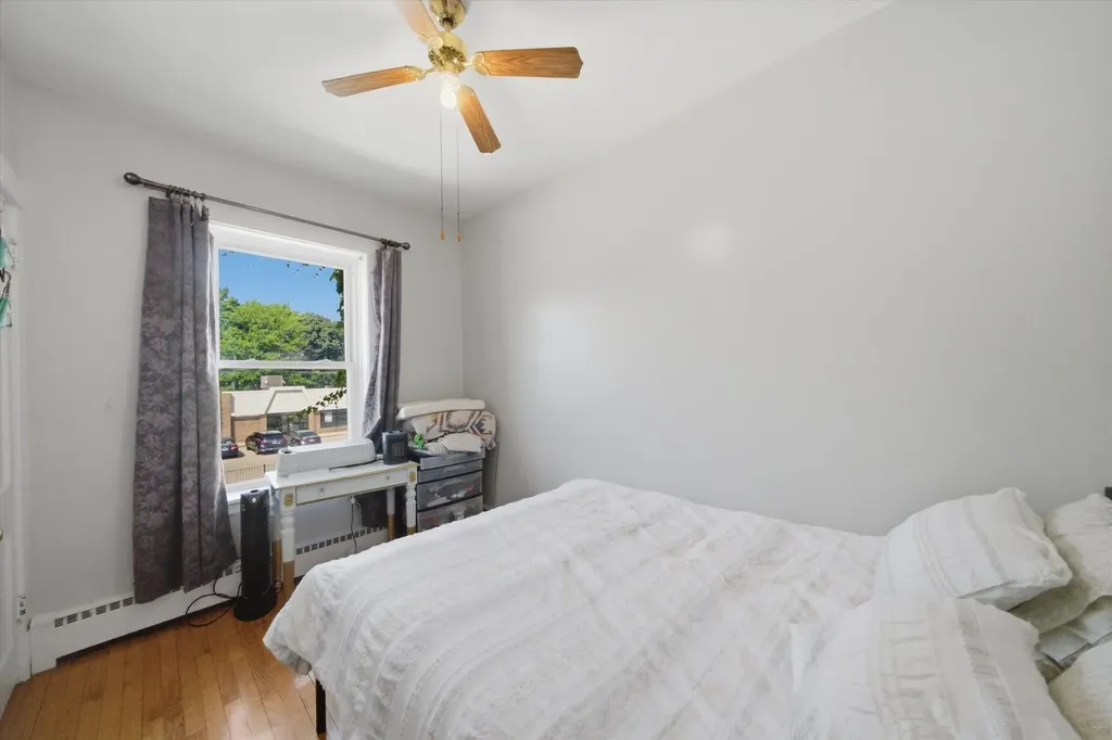 5051 North Lincoln Avenue Chicago IL 60625