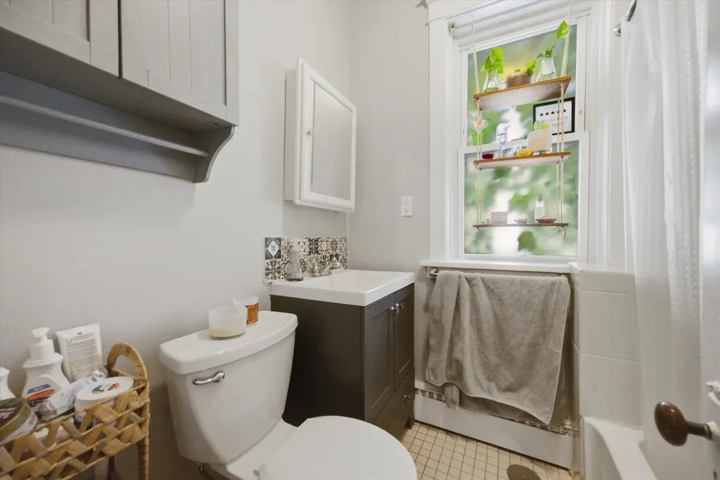 5051 North Lincoln Avenue Chicago IL 60625