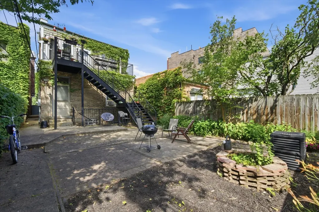 5051 North Lincoln Avenue Chicago IL 60625