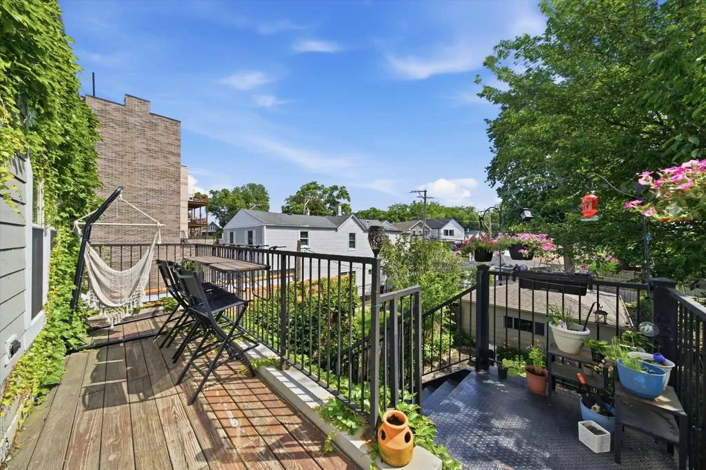 5051 North Lincoln Avenue Chicago IL 60625