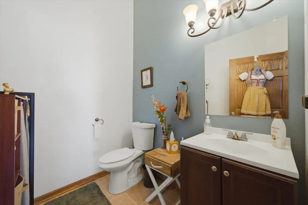 5051 North Lincoln Avenue Chicago IL 60625
