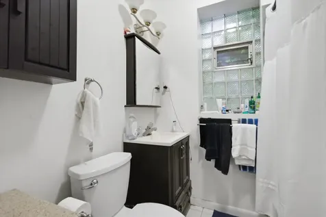 5051 North Lincoln Avenue Chicago IL 60625
