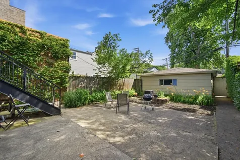 5051 North Lincoln Avenue Chicago IL 60625