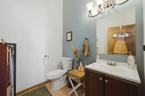 5051 North Lincoln Avenue Chicago IL 60625