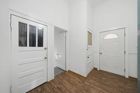 5051 North Lincoln Avenue Chicago IL 60625