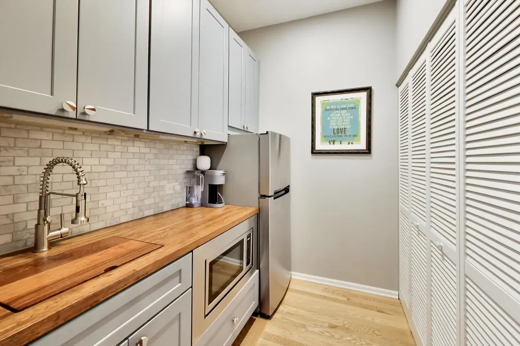 520 West Huron Street Chicago IL 60654