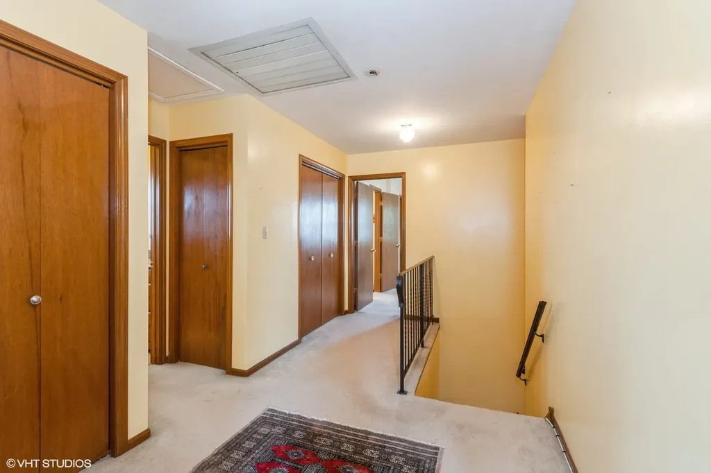 145 Rumsey Place Westmont IL 60559