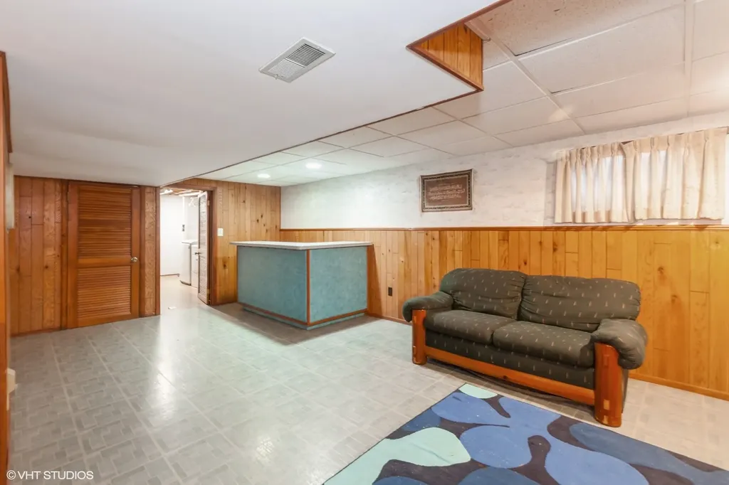 145 Rumsey Place Westmont IL 60559