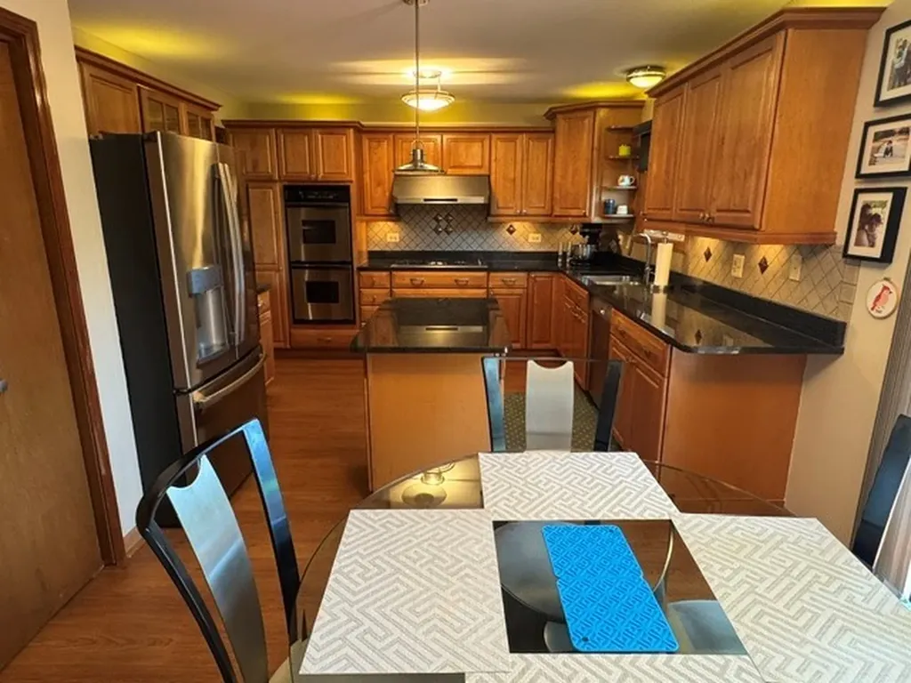 145 Rumsey Place Westmont IL 60559