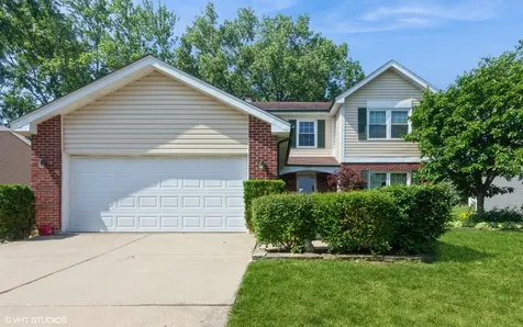 145 Rumsey Place Westmont IL 60559