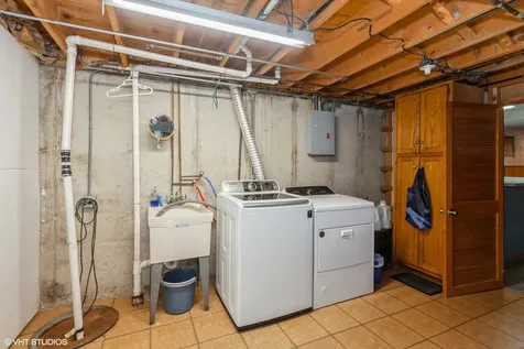 145 Rumsey Place Westmont IL 60559
