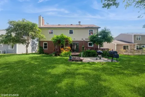 145 Rumsey Place Westmont IL 60559