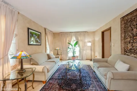 145 Rumsey Place Westmont IL 60559