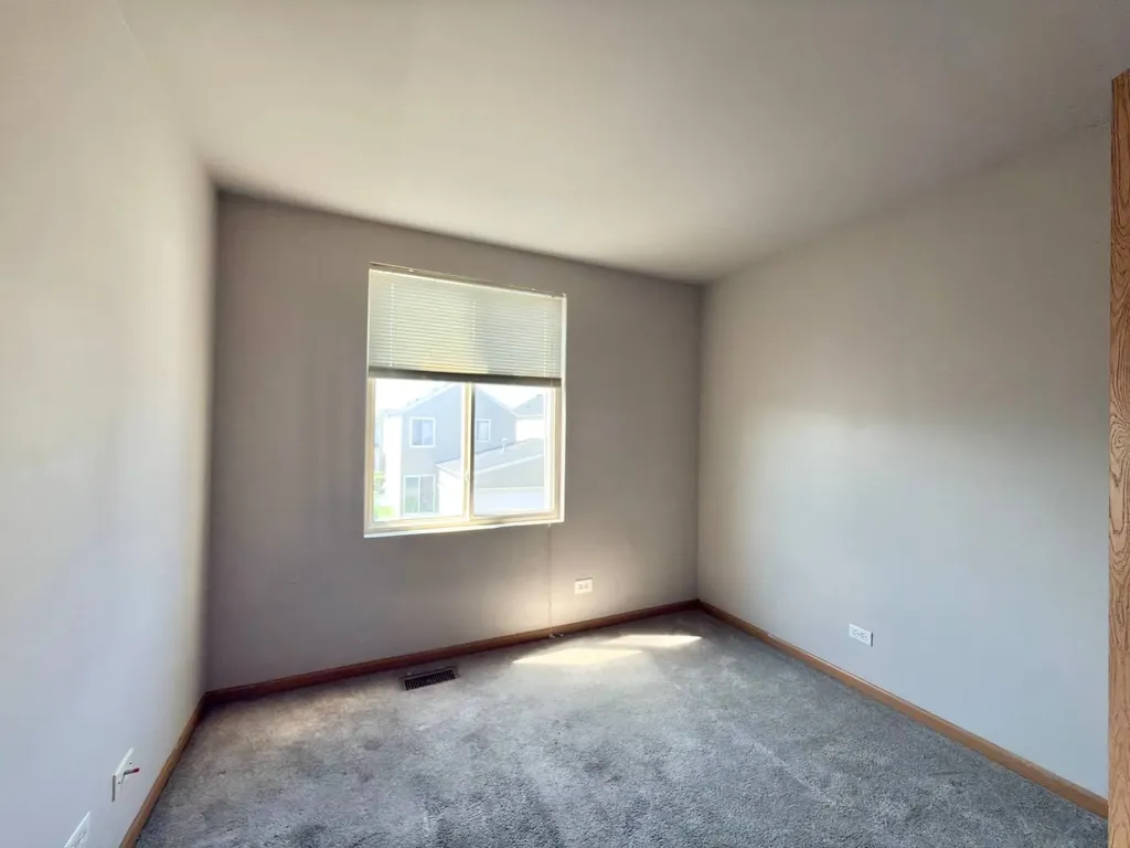 902 Symphony Drive Aurora IL 60504