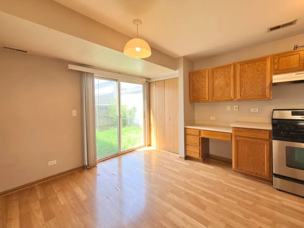 902 Symphony Drive Aurora IL 60504