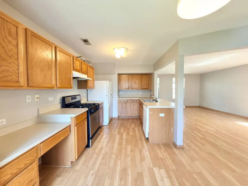 902 Symphony Drive Aurora IL 60504