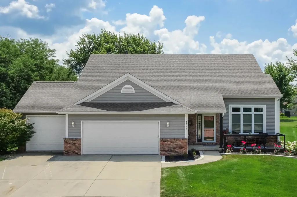 3319 Peppertree Lane Bloomington IL 61704