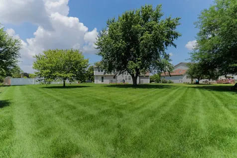 3319 Peppertree Lane Bloomington IL 61704