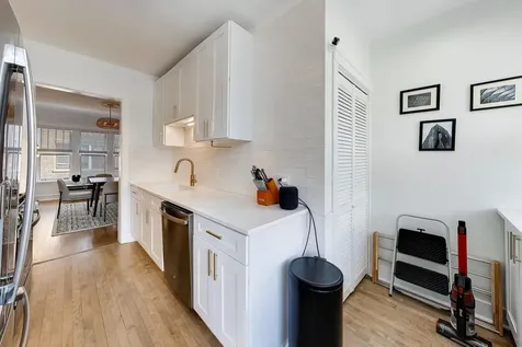 719 Hinman Avenue Evanston IL 60202