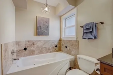 653 West Belmont Avenue Chicago IL 60657