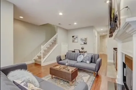 653 West Belmont Avenue Chicago IL 60657
