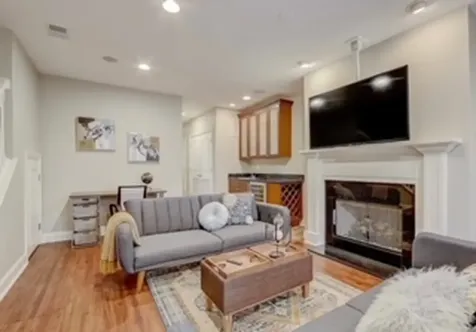 653 West Belmont Avenue Chicago IL 60657