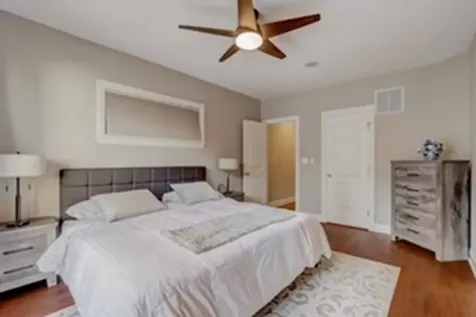 653 West Belmont Avenue Chicago IL 60657