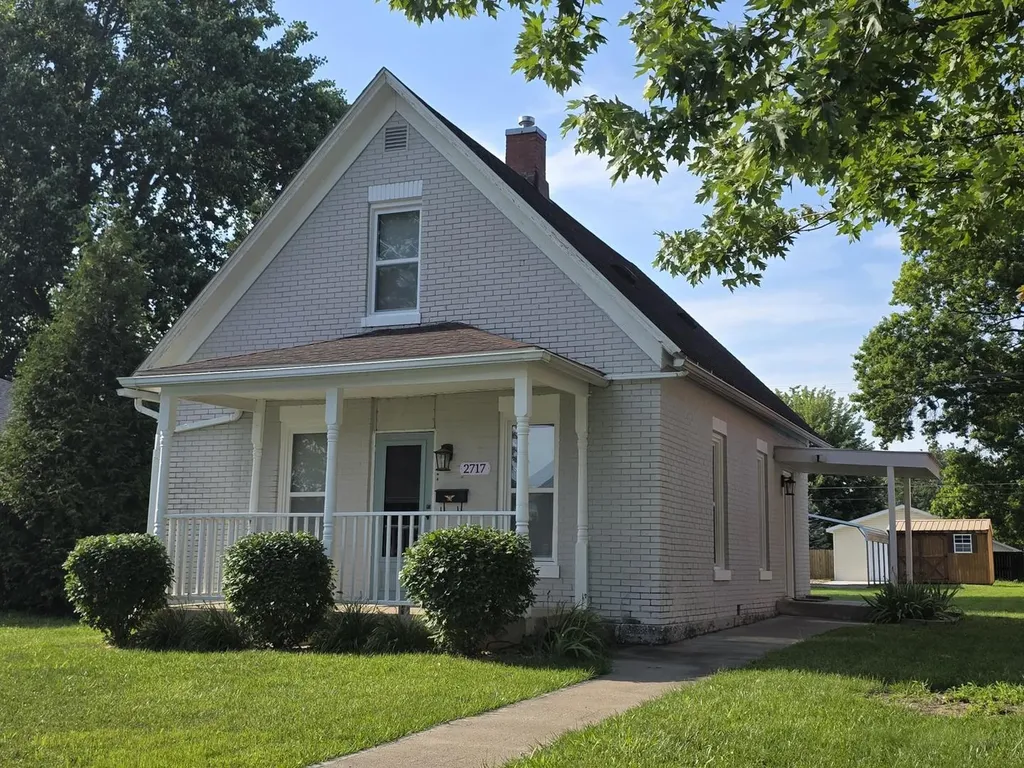 2717 Elm Street Quincy IL 62301