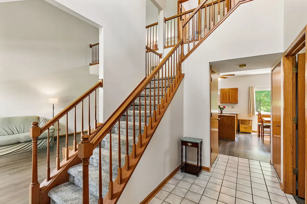 3880 Peartree Drive Lake In The Hills IL 60156