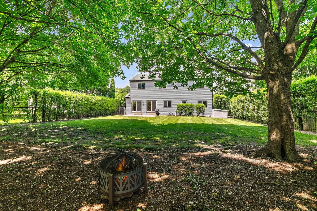 3880 Peartree Drive Lake In The Hills IL 60156
