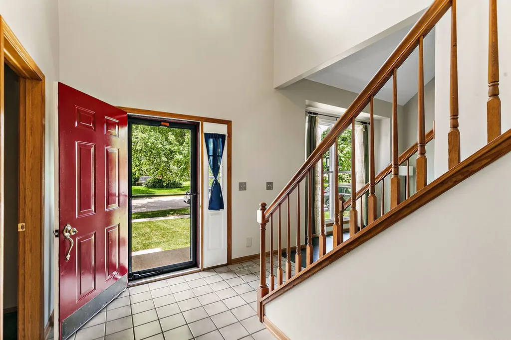 3880 Peartree Drive Lake In The Hills IL 60156