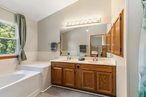 3880 Peartree Drive Lake In The Hills IL 60156